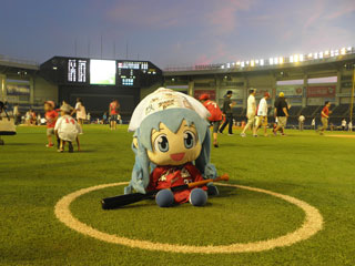 QVCマリンネクストバッターズサークル