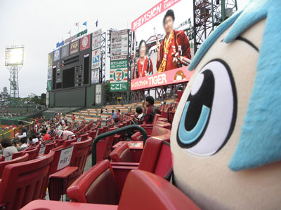 bigイカちゃん：クリネックススタジアム宮城ライトスタンド